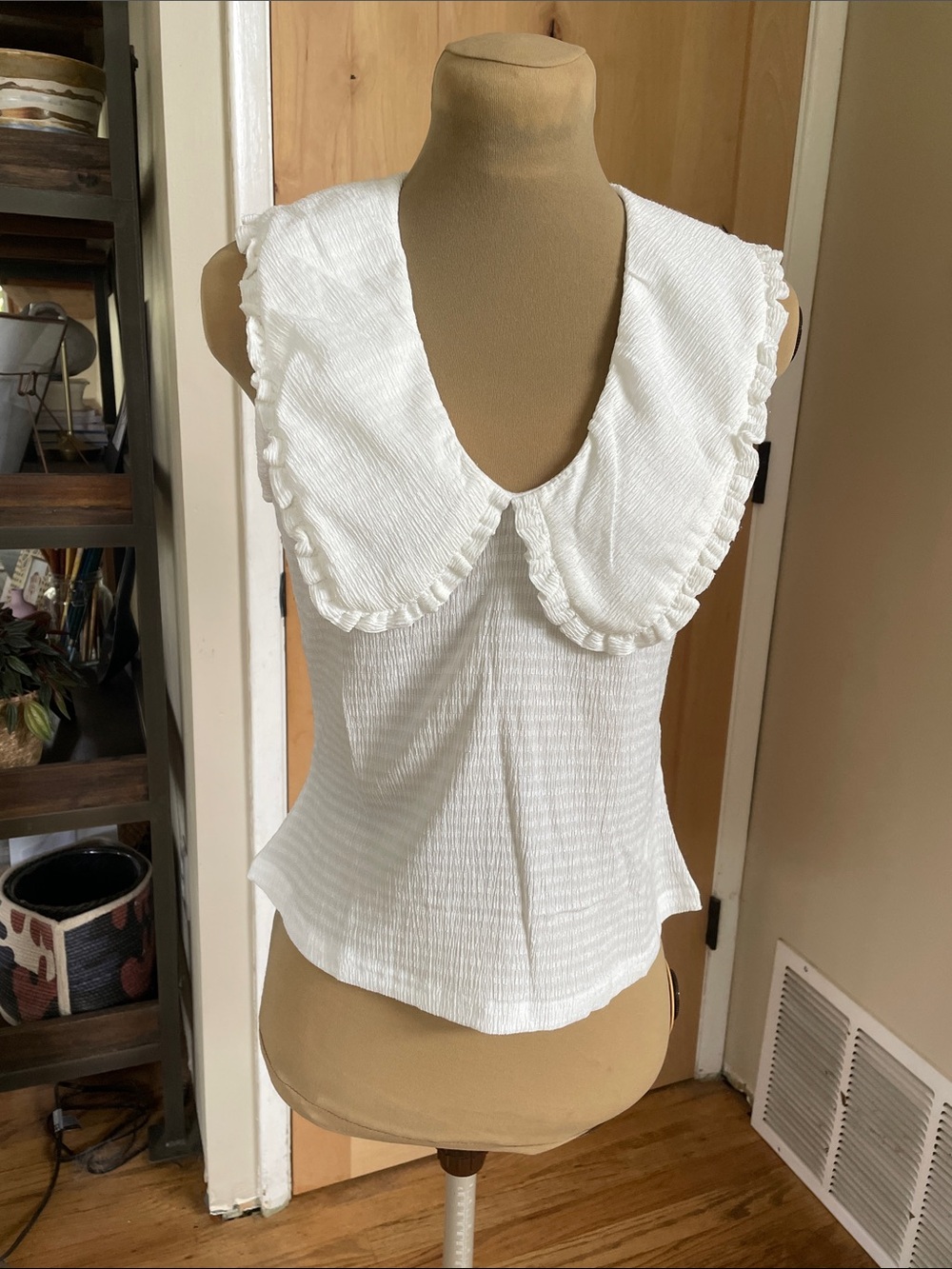 Anthropologie Maeve White Ruffled Collar Sleeveless top